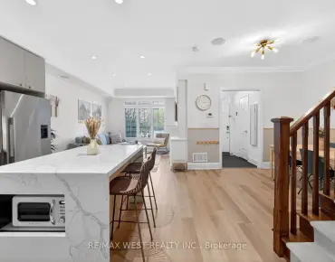 
            #TH 11-7 Oakburn Cres Willowdale East 3睡房4卫生间3车位, 出售价格1388000.00加元                    