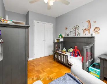 #201-219 Wilson Ave Bedford Park-Nortown 2睡房1卫生间1车位, 出售价格399000.00加元