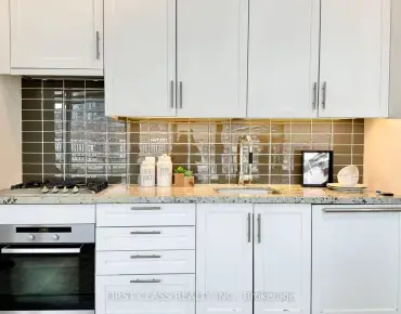 #402-39 Queens Quay E Waterfront Communities C1 2 beds 2 baths 1 garage 738000.00