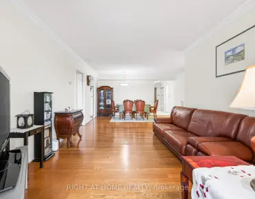 
            #905-88 Grandview Way Willowdale East 3睡房2卫生间2车位, 出售价格699000.00加元                    