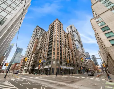 #702-140 Simcoe St Waterfront Communities C1 2 beds 1 baths 1 garage 599900.00