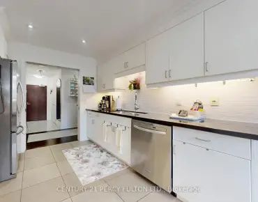#405-23 Rean Dr Bayview Village 2 beds 3 baths 1 garage 888000.00