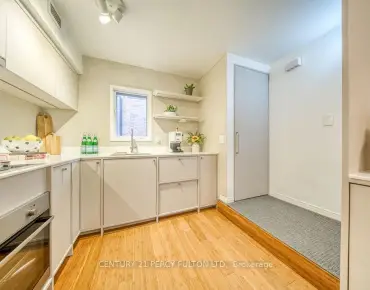 
            #TH 15-228 St. George St Annex 2睡房1卫生间1车位, 出售价格750000.00加元                    