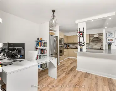#203-212 St George St Annex 2睡房2卫生间1车位, 出售价格799000.00加元