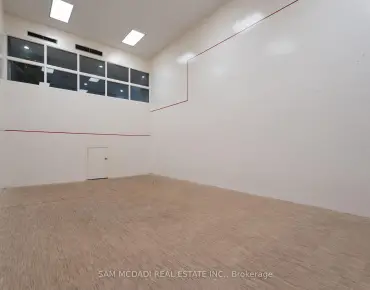 #304-5444 Yonge St Willowdale West 3睡房2卫生间2车位, 出售价格1250000.00加元