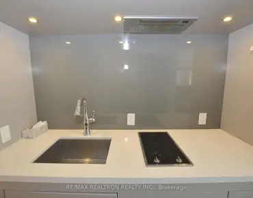 
#713-155 Yorkville Ave Annex  beds 1 baths  garage 399900.00        