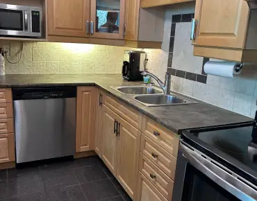 #215-20 Fashion Roseway N/A Willowdale East 3 beds 2 baths 1 garage 599900.00