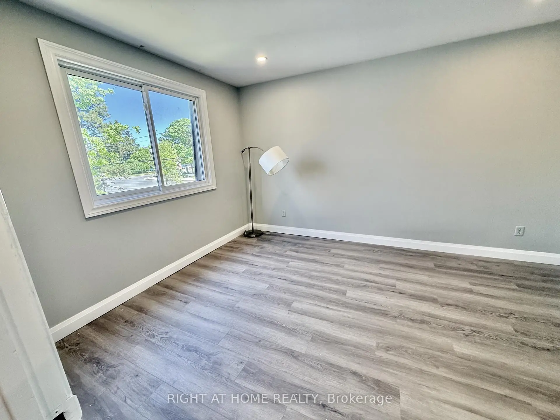 Toronto 共管镇屋