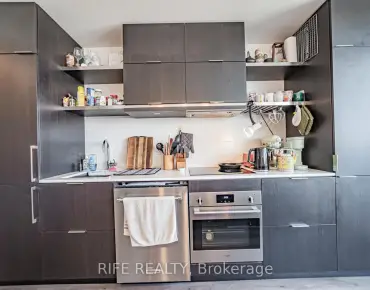 
#2204-197 Yonge St Church-Yonge Corridor 1 beds 1 baths 1 garage 399000.00        
