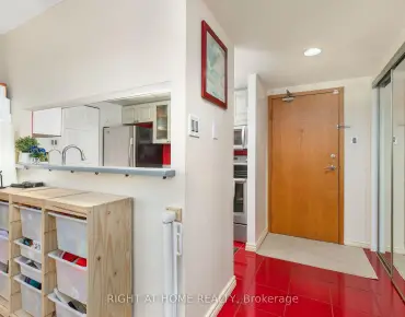 #2306-77 Harbour Sq Waterfront Communities C1 1睡房1卫生间车位, 出售价格675000.00加元