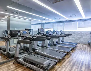 #1013-155 Yorkville Ave Annex beds 1 baths garage 370000.00