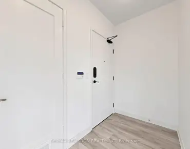 
#226-121 Lower Sherbourne St Waterfront Communities C8 2 beds 2 baths  garage 499000.00        