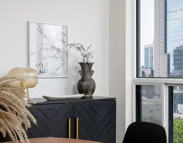 
            #811-28 Hollywood Ave Willowdale East 2睡房2卫生间1车位, 出售价格799999.00加元                    