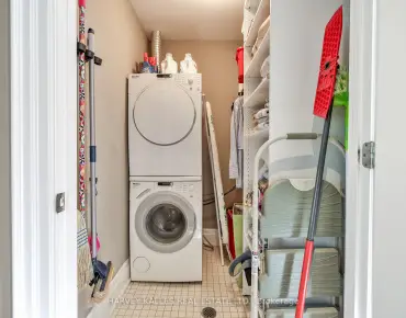 417 St Germain Ave Bedford Park-Nortown 2睡房3卫生间2车位, 出售价格1695000.00加元