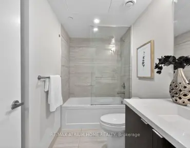 
            #4108-138 Downes St Waterfront Communities C8 1睡房1卫生间车位, 出售价格499990.00加元                    