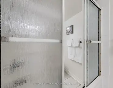 #903-17 Barberry Pl Bayview Village 1 beds 1 baths 1 garage 399999.00