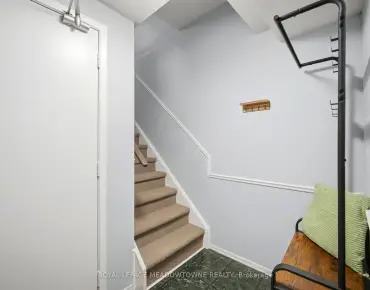 
16 Dutch Myrtle Way Banbury-Don Mills 3 beds 3 baths 2 garage 915000.00        