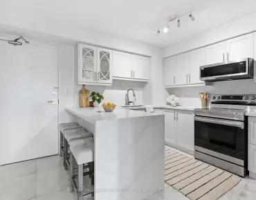 
            #8-118 Finch Ave W Newtonbrook West 2睡房3卫生间1车位, 出售价格769000.00加元                    
