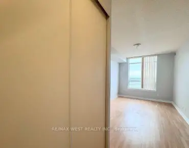 #PH7-1700 Eglinton Ave Victoria Village 2睡房2卫生间1车位, 出售价格469900.00加元