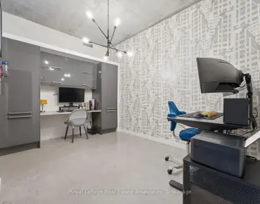 
            #204-19 Brant St Waterfront Communities C1 2睡房2卫生间1车位, 出售价格1149900.00加元                    