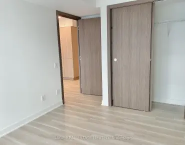 #801-17 Bathurst St Waterfront Communities C1 1 beds 1 baths garage 449000.00