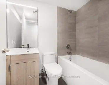 
            #TH105 #-28 Eastern Ave Moss Park 3睡房3卫生间1车位, 出售价格1625000.00加元                    