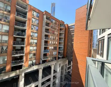 
            #804-2A Church St Waterfront Communities C8 1睡房1卫生间车位, 出售价格449000.00加元                    
