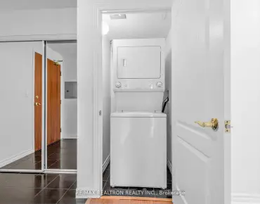 
            #512-3830 Bathurst St Clanton Park 2睡房2卫生间1车位, 出售价格559000.00加元                    