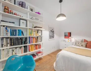 
            130 St David St Regent Park 3睡房2卫生间1车位, 出售价格949000.00加元                    