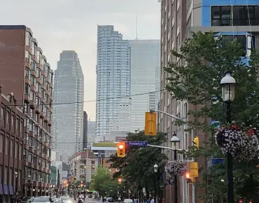 
            #1014-158 Front St E Moss Park 1睡房1卫生间车位, 出售价格589500.00加元                    