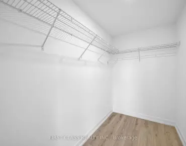 #4203-395 Bloor St E North St. James Town 2 beds 2 baths garage 719999.00