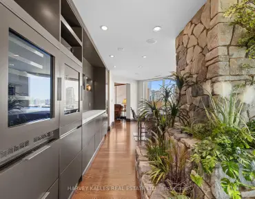 
            #2701-300 Bloor St E Rosedale-Moore Park 3睡房3卫生间2车位, 出售价格3699000.00加元                    