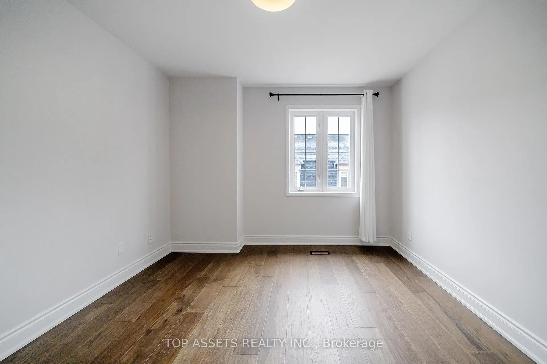 Toronto 共管镇屋