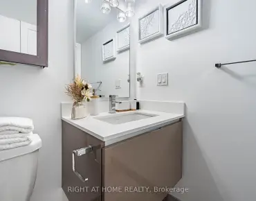 #1604-200 Bloor St W Annex 1 beds 1 baths garage 809900.00