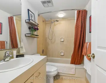 
            #2206-278 Bloor St E Rosedale-Moore Park 2睡房2卫生间2车位, 出售价格918800.00加元                    