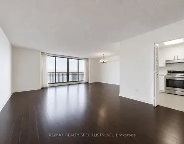 #1207-33 Harbour Sq Waterfront Communities C1 1睡房1卫生间1车位, 出售价格849000.00加元