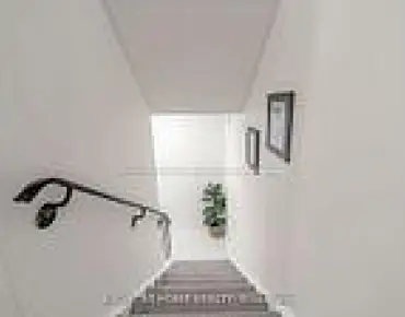 #214-12 Lace Fern Way Don Valley Village 3睡房2卫生间2车位, 出售价格786000.00加元