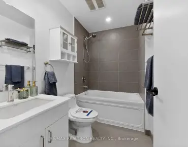 
            #905-426 University Ave Kensington-Chinatown 1睡房1卫生间车位, 出售价格440000.00加元                    