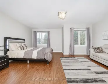 #D11-108 Finch Ave W Newtonbrook West 3睡房3卫生间1车位, 出售价格950000.00加元