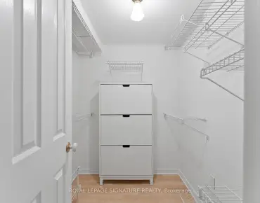 #206-18 Hollywood Ave Willowdale East 1睡房1卫生间1车位, 出售价格499000.00加元