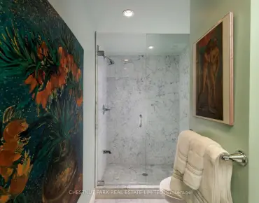 
            #322-1 Benvenuto Pl Casa Loma 2睡房3卫生间2车位, 出售价格2399000.00加元                    
