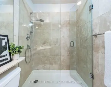 #1106-1121 Bay St Bay Street Corridor 1睡房1卫生间1车位, 出售价格559999.00加元