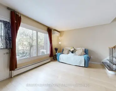 #13-13 Candy Court Way Newtonbrook West 3 beds 2 baths 2 garage 600000.00