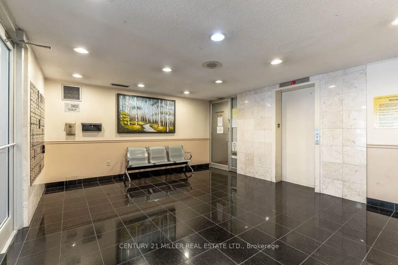 Toronto 共管镇屋