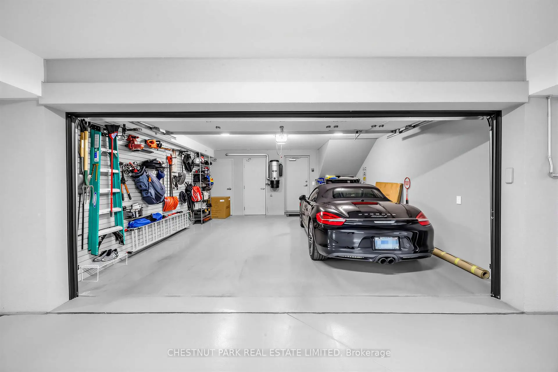 Toronto 共管镇屋
