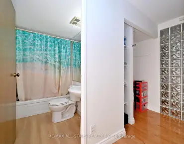 
            #2112-15 Maitland Pl Cabbagetown-South St. James Town 2睡房2卫生间1车位, 出售价格749900.00加元                    