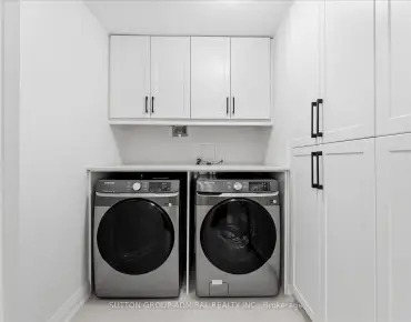 
            #306-131 Beecroft Rd Lansing-Westgate 2睡房2卫生间1车位, 出售价格999900.00加元                    