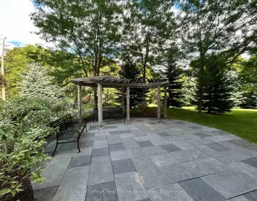 #402-17 Ruddington Dr Bayview Woods-Steeles 2睡房2卫生间1车位, 出售价格639000.00加元