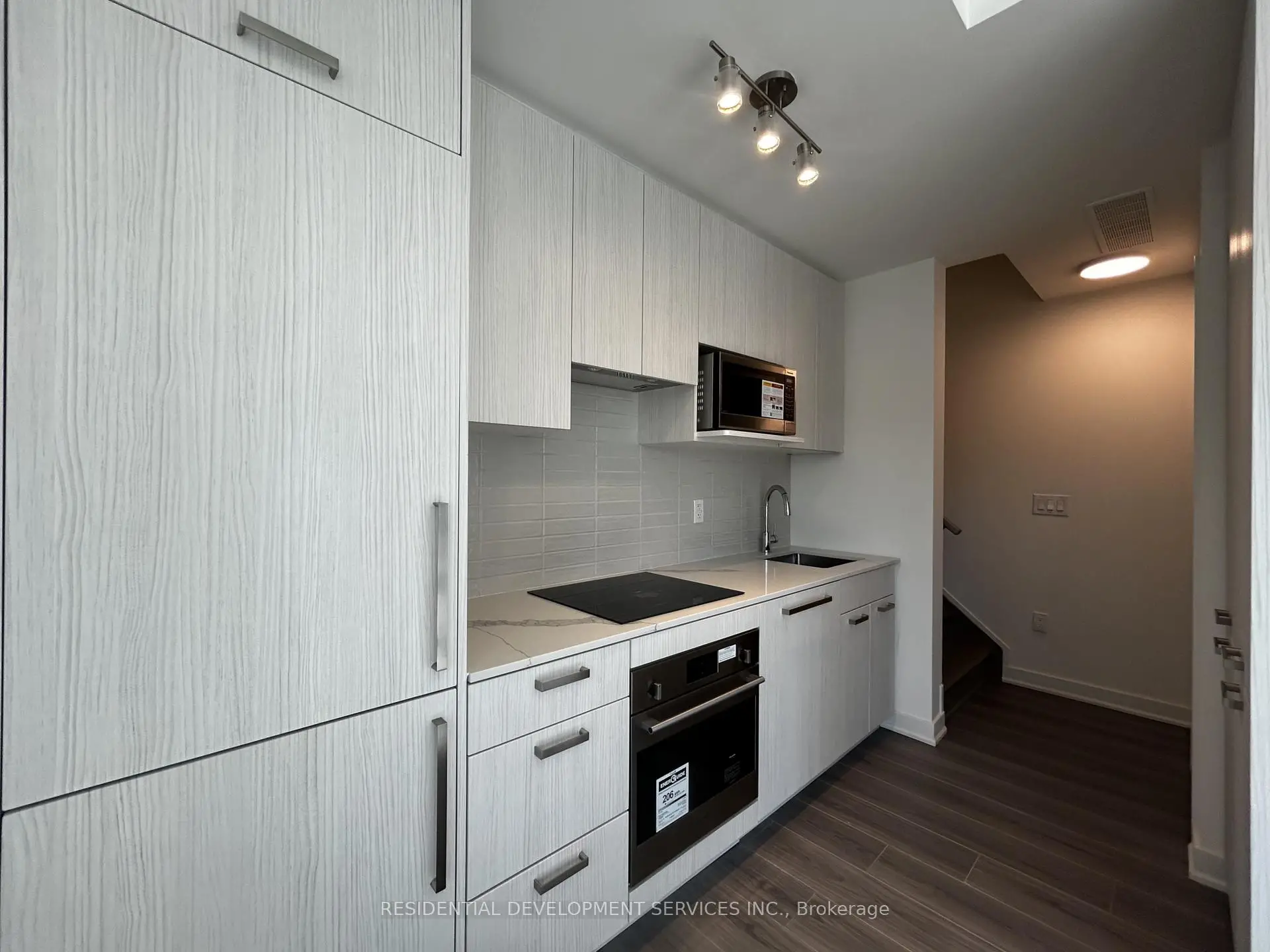 Toronto 共管镇屋
