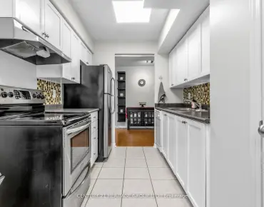 #815-155 Beecroft Rd Lansing-Westgate 2睡房2卫生间1车位, 出售价格619000.00加元